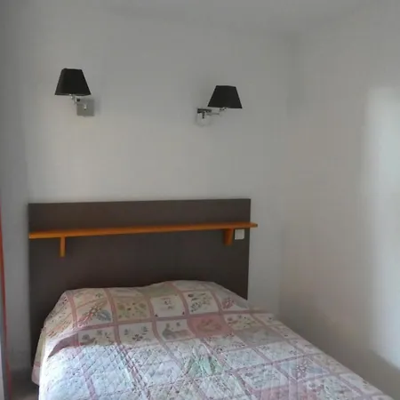 Beautiful T2 Du Golfe 1st With Parking Pool And Air Conditioning Appartement